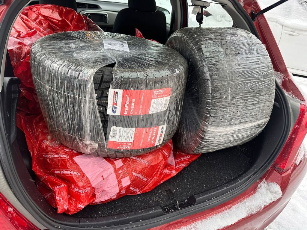 Toyota Yaris 2012 Punainen