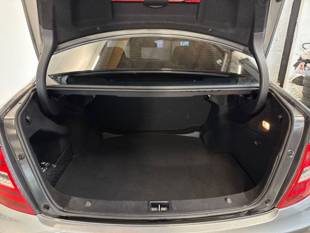 Mercedes-Benz C 2012 Harmaa
