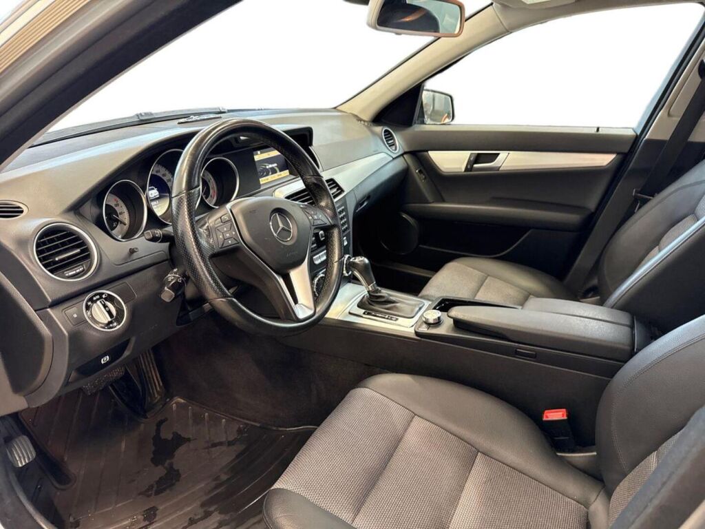 Mercedes-Benz C 2012 Harmaa
