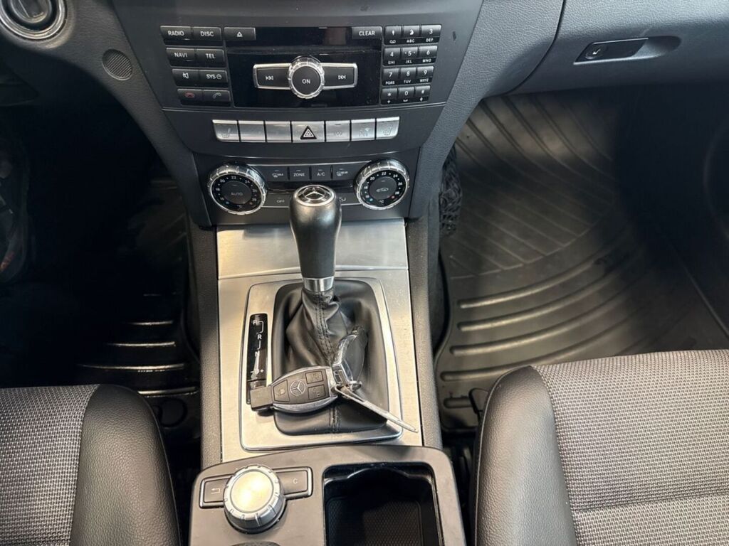 Mercedes-Benz C 2012 Harmaa