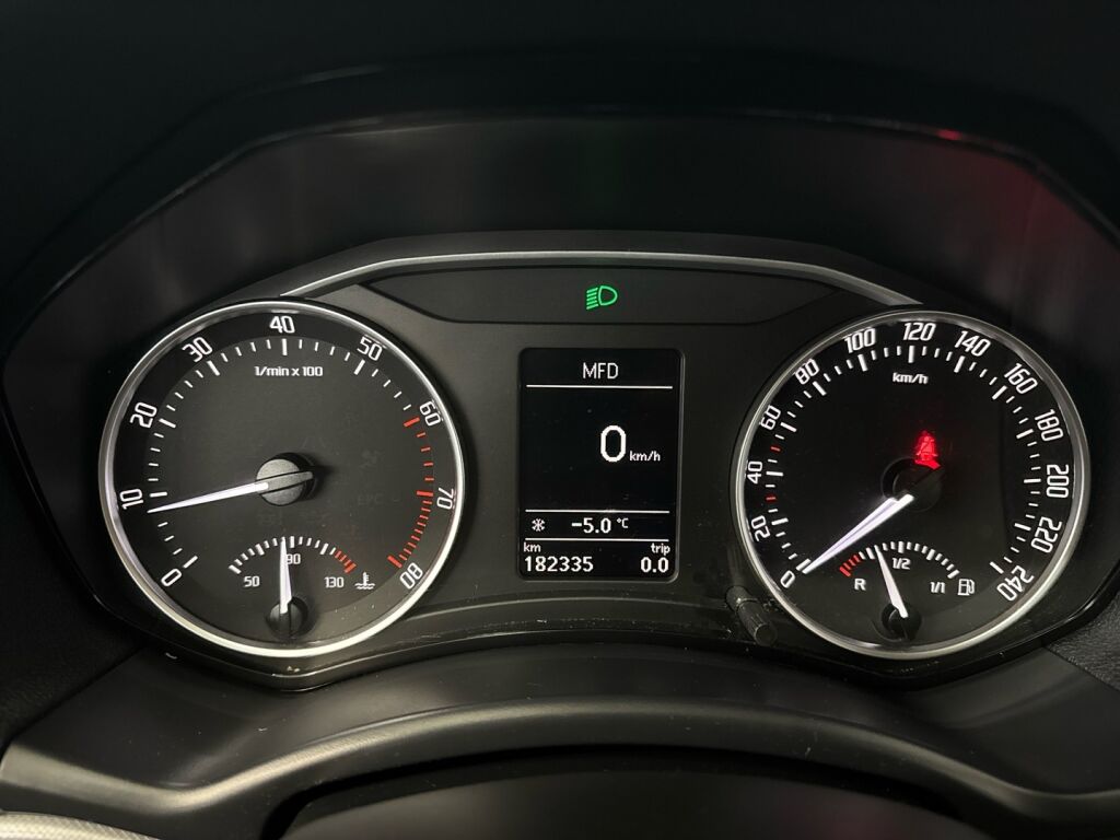 Skoda Octavia 2012 Ruskea (beige)