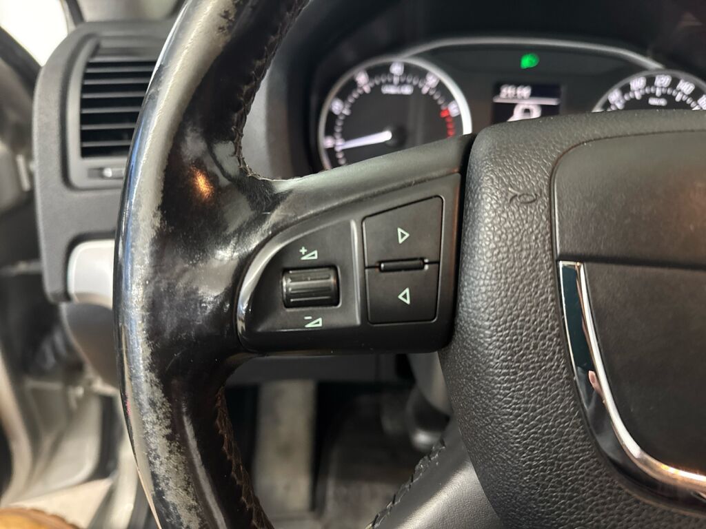 Skoda Octavia 2012 Ruskea (beige)