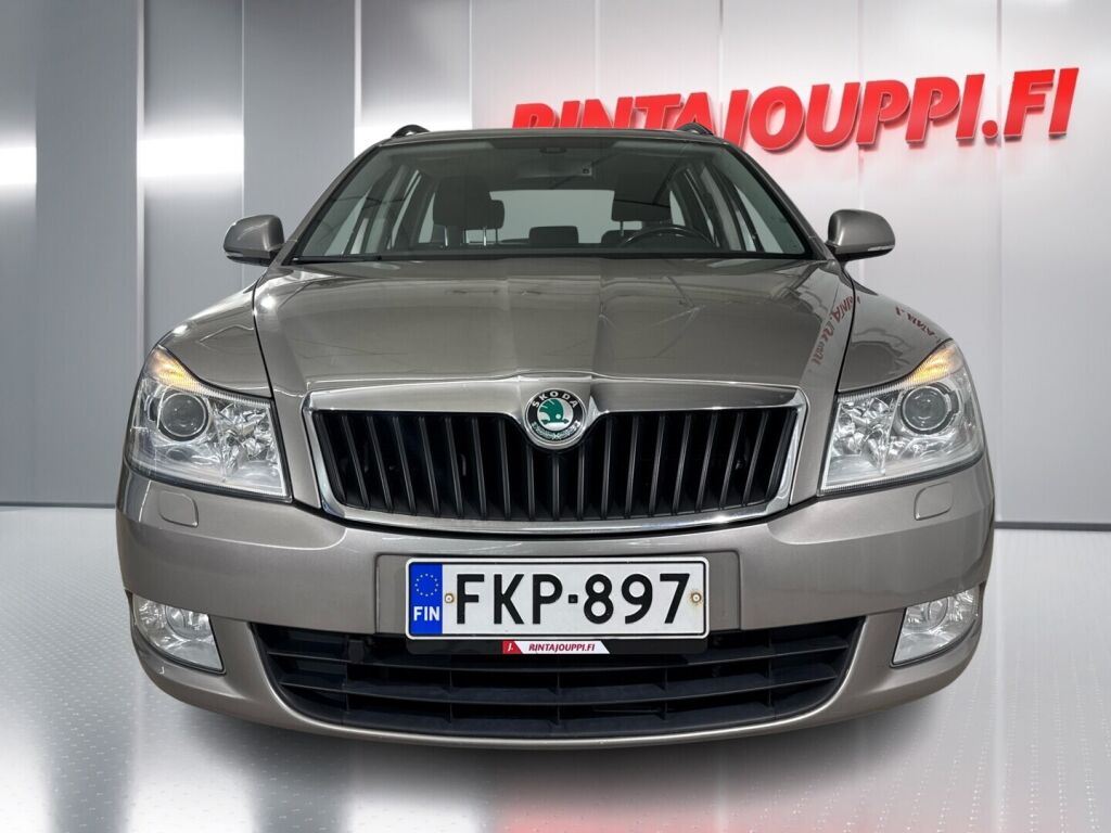 Skoda Octavia 2012 Ruskea (beige)