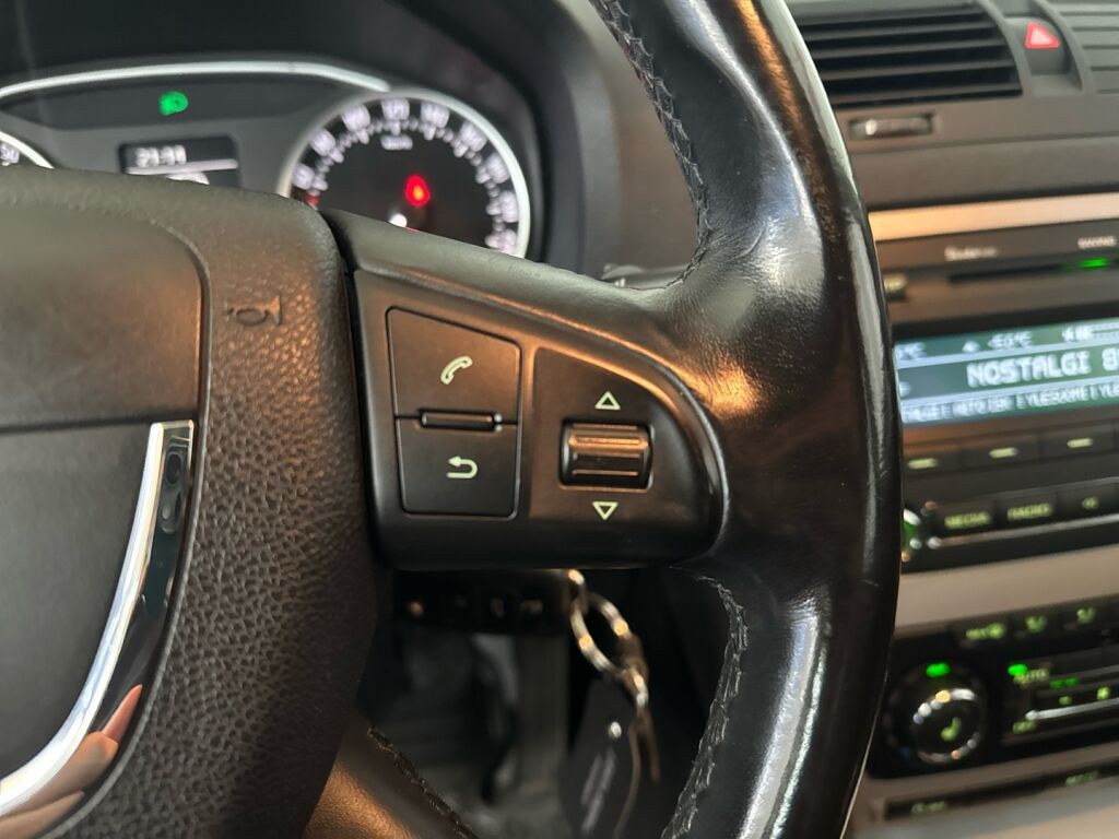 Skoda Octavia 2012 Ruskea (beige)