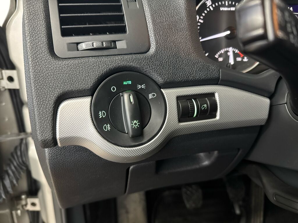 Skoda Octavia 2012 Ruskea (beige)