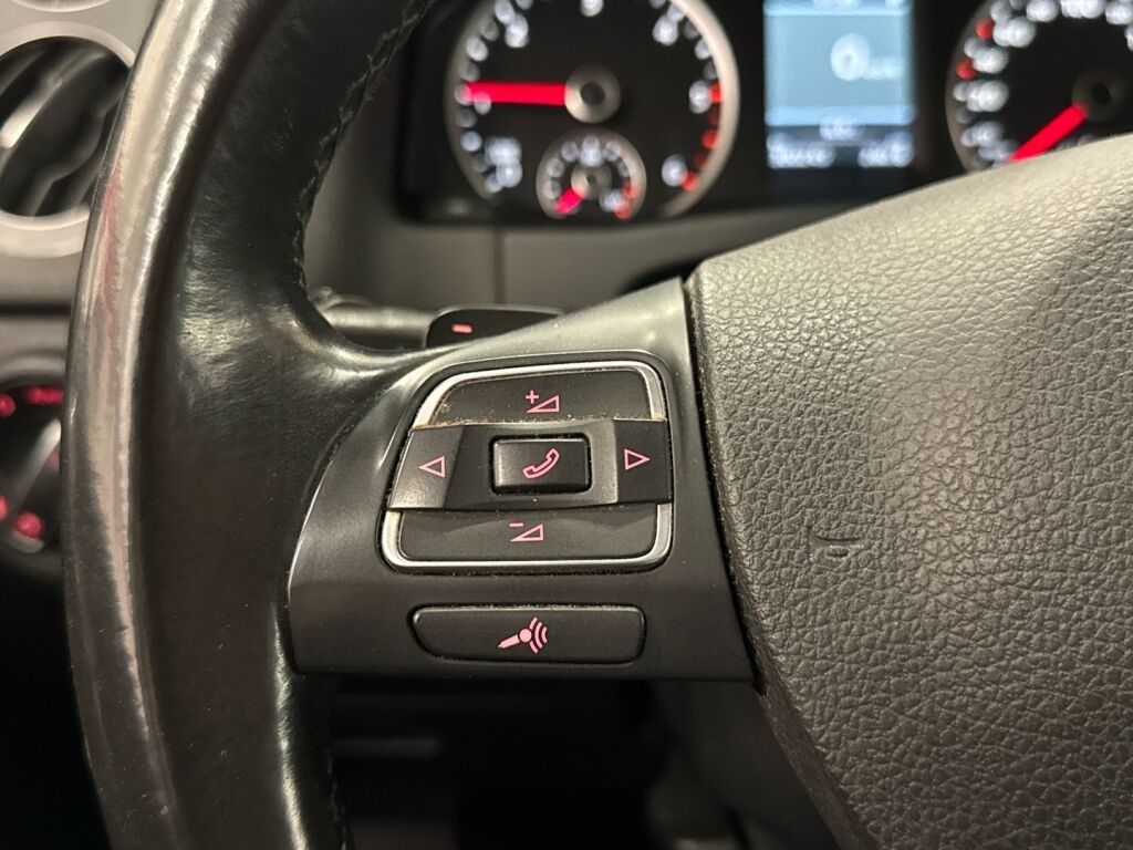 Volkswagen Tiguan 2012 Musta