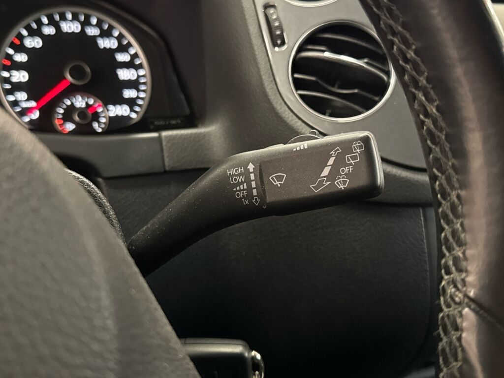 Volkswagen Tiguan 2012 Musta