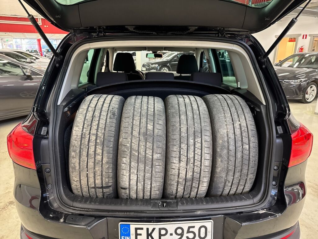 Volkswagen Tiguan 2012 Musta