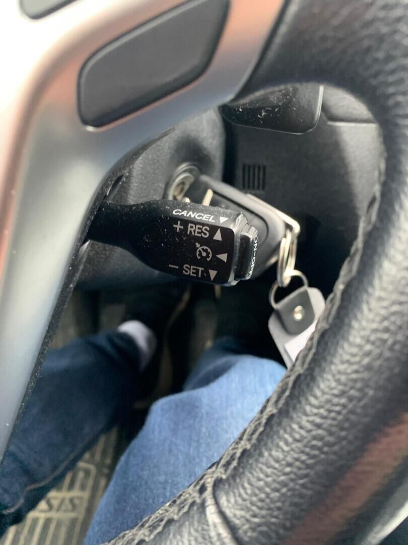 Toyota Avensis 2012 Harmaa