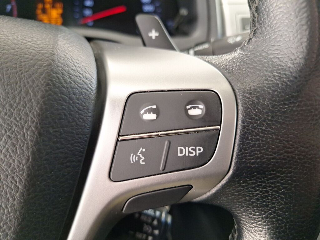 Toyota Avensis 2012 Harmaa