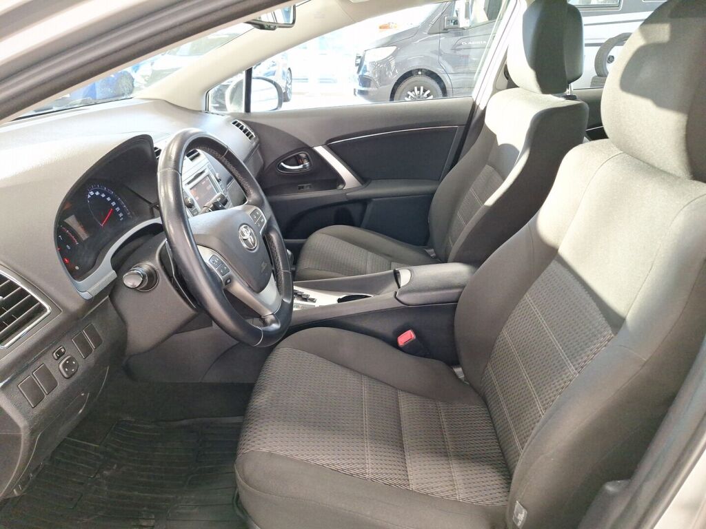Toyota Avensis 2012 Harmaa