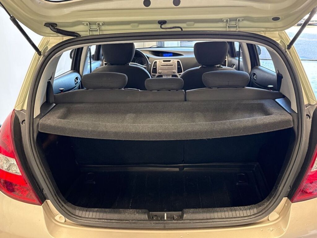 Hyundai i20 2012 Hopea