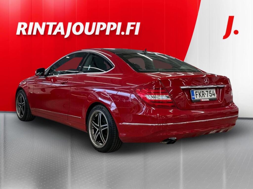 Mercedes-Benz C 2012 Punainen
