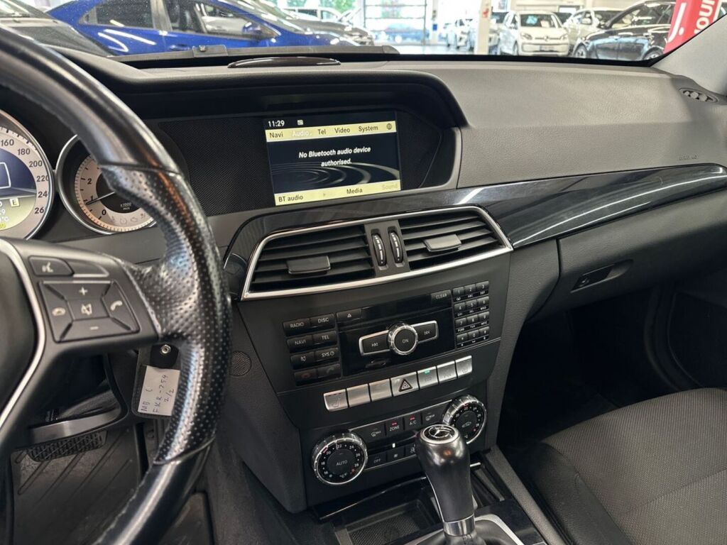 Mercedes-Benz C 2012 Punainen
