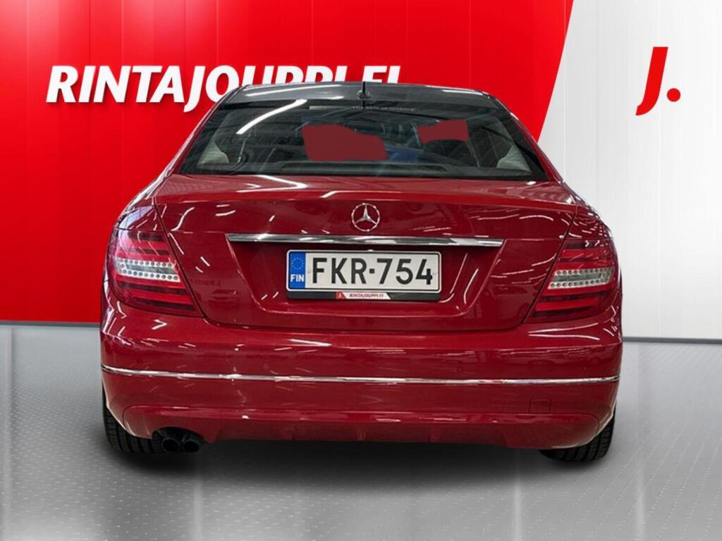 Mercedes-Benz C 2012 Punainen
