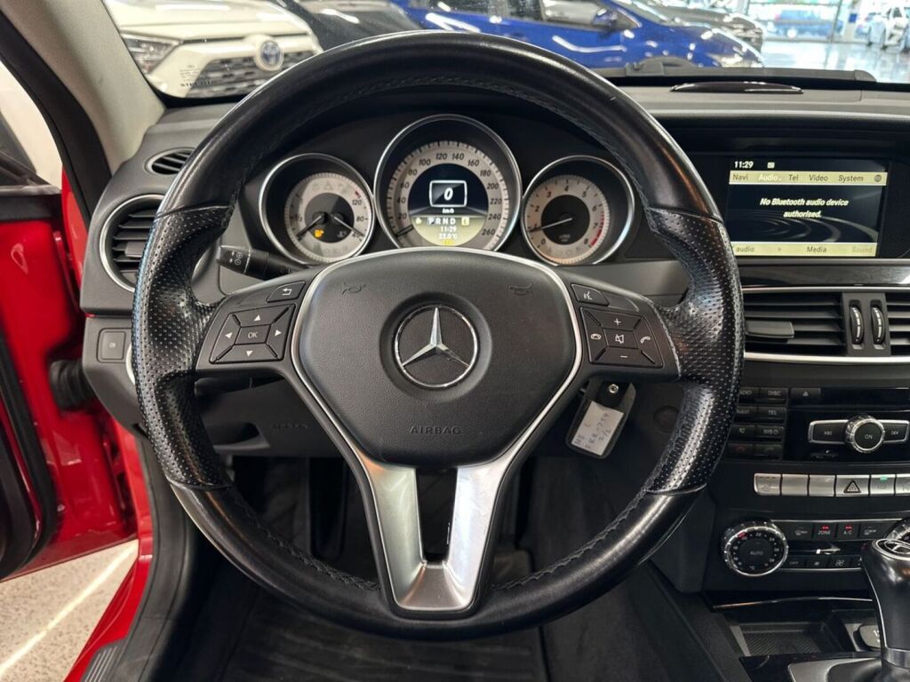 Mercedes-Benz C 2012 Punainen