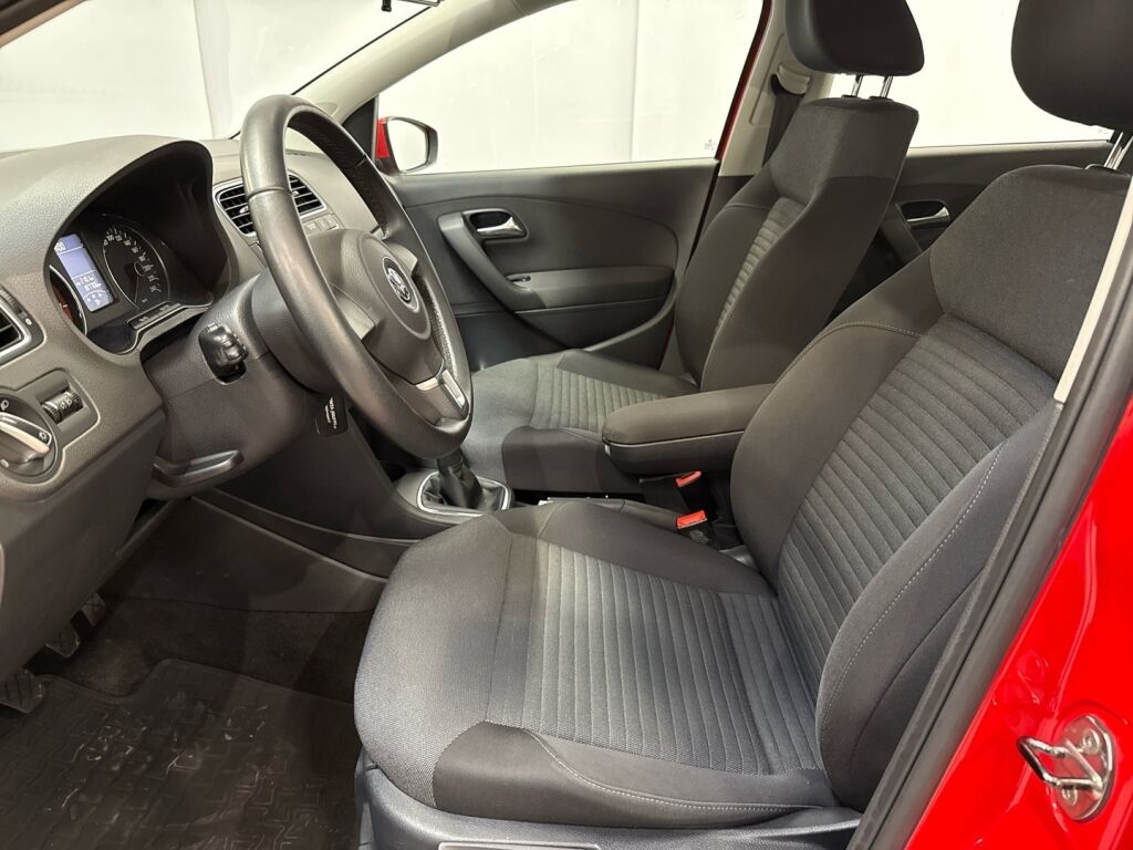Volkswagen Polo 2012 Punainen