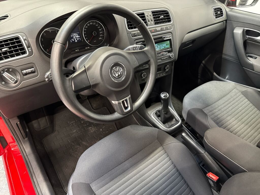 Volkswagen Polo 2012 Punainen