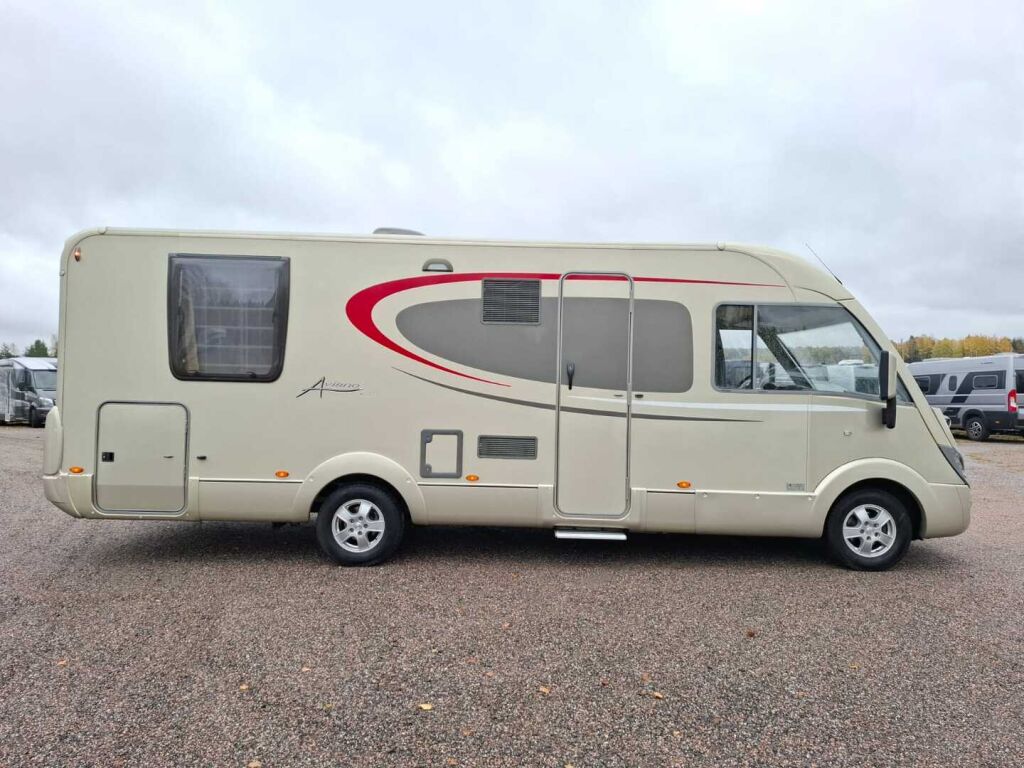 Bürstner Aviano I707 2012 Ruskea (beige)