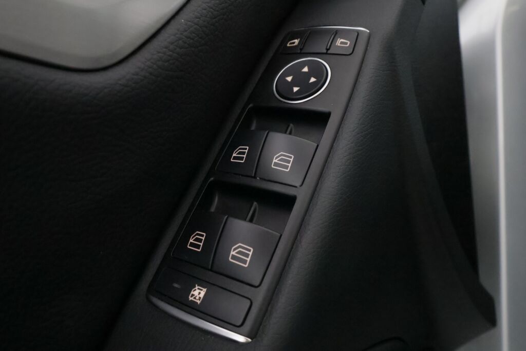 Mercedes-Benz C 2012 Harmaa