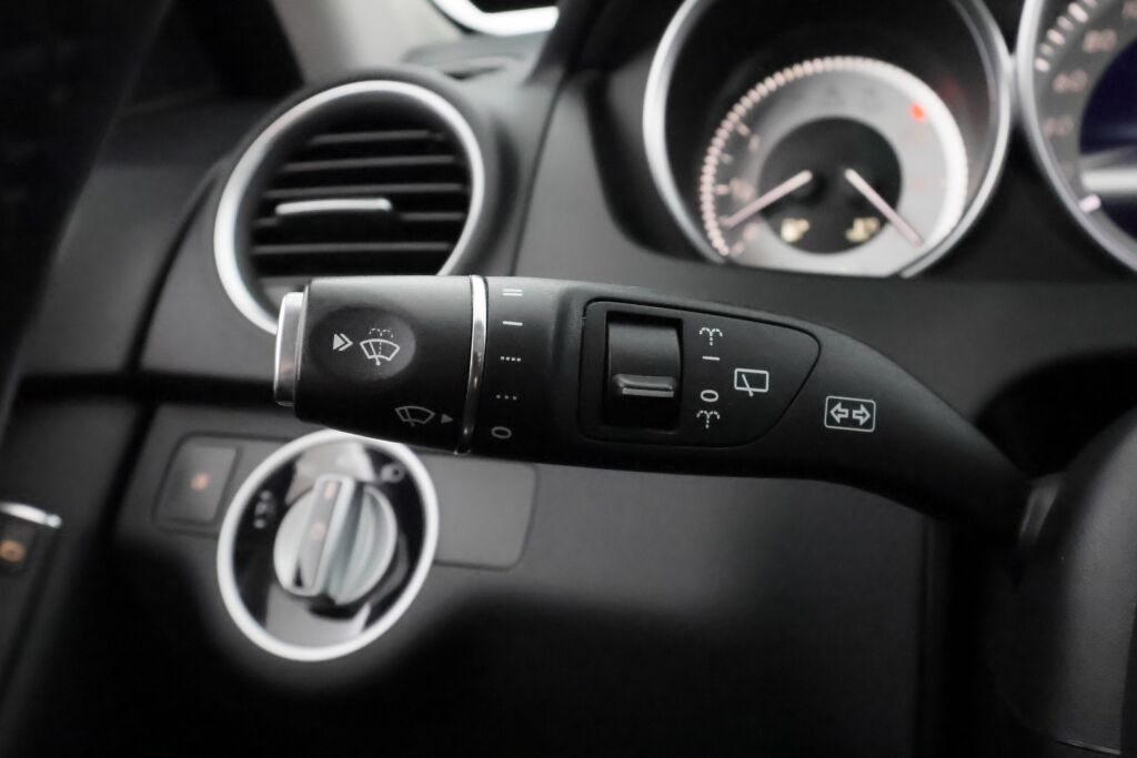 Mercedes-Benz C 2012 Harmaa