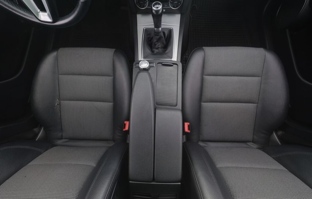 Mercedes-Benz C 2012 Harmaa