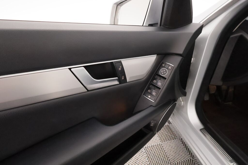 Mercedes-Benz C 2012 Harmaa