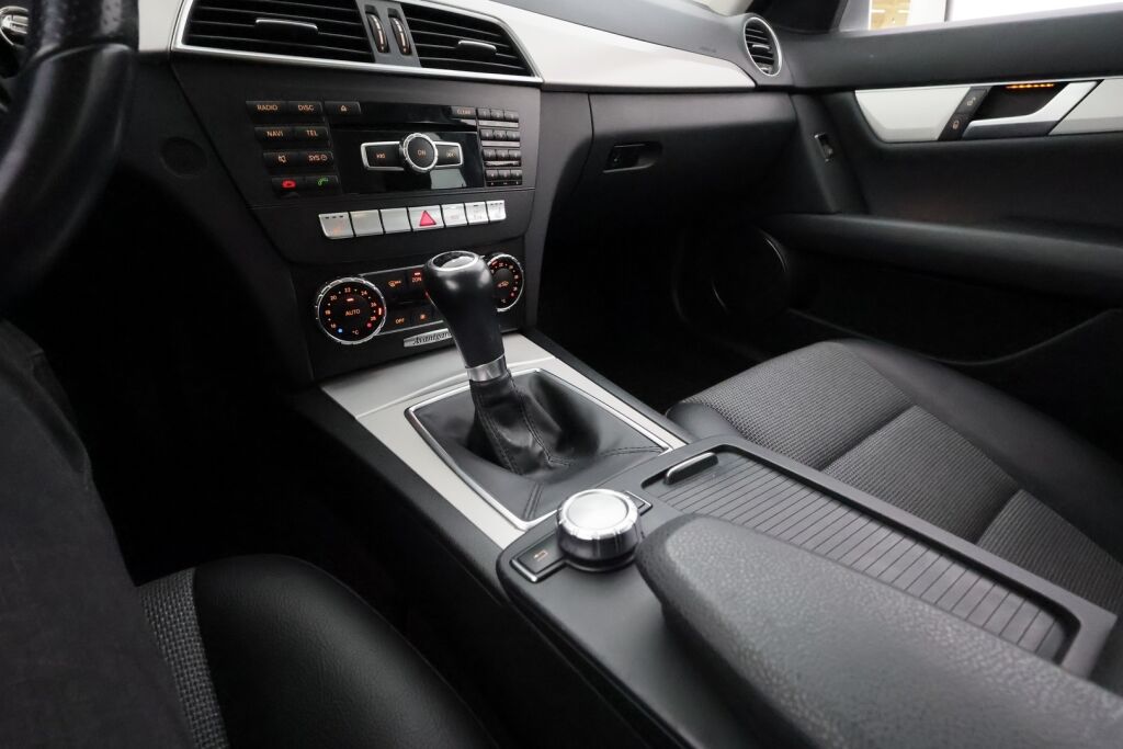 Mercedes-Benz C 2012 Harmaa
