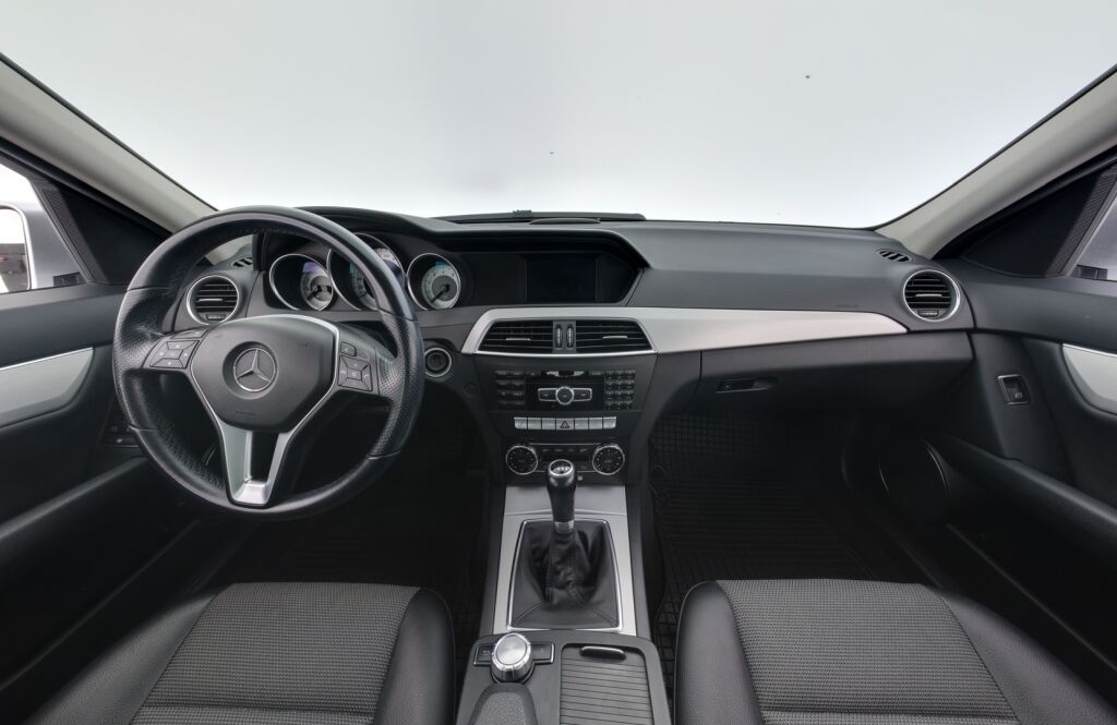 Mercedes-Benz C 2012 Harmaa