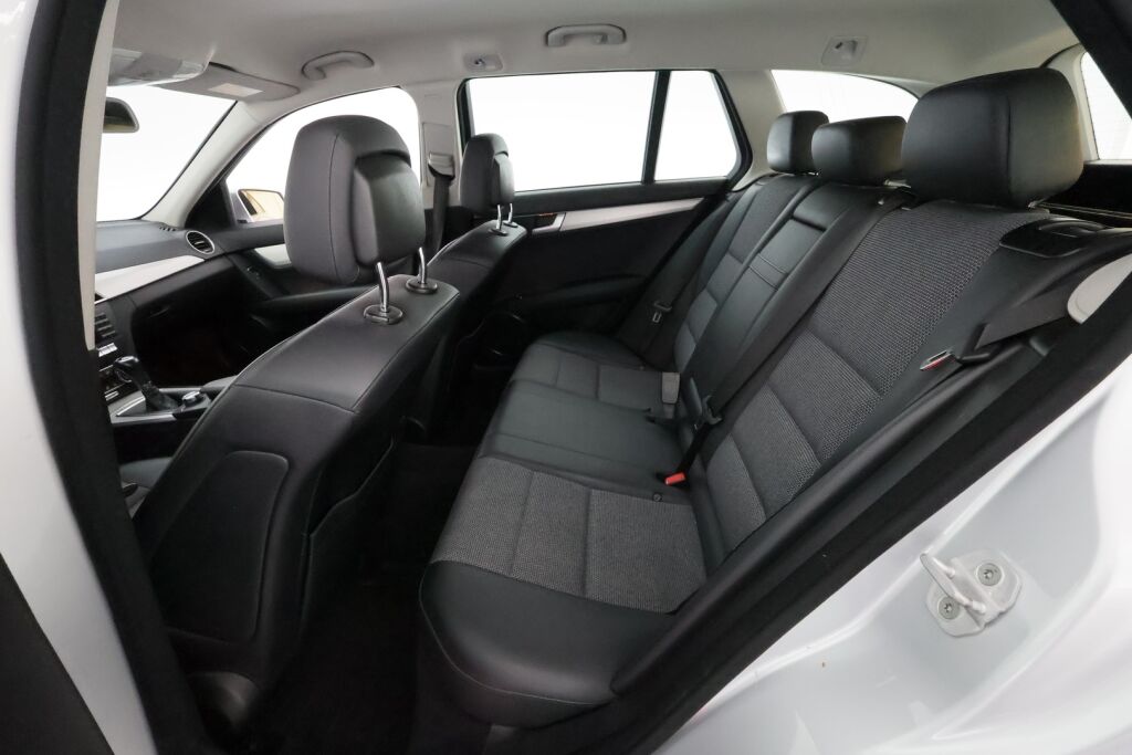 Mercedes-Benz C 2012 Harmaa