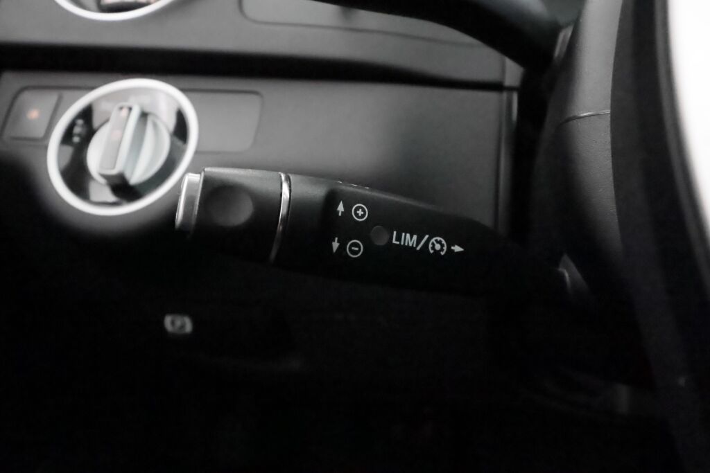 Mercedes-Benz C 2012 Harmaa