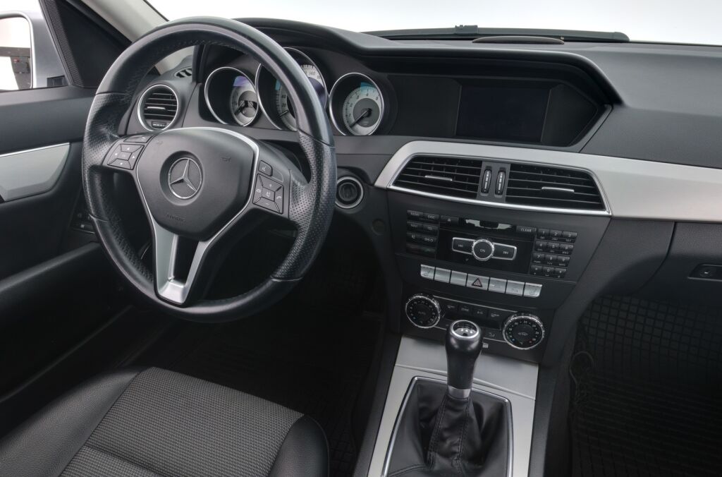 Mercedes-Benz C 2012 Harmaa