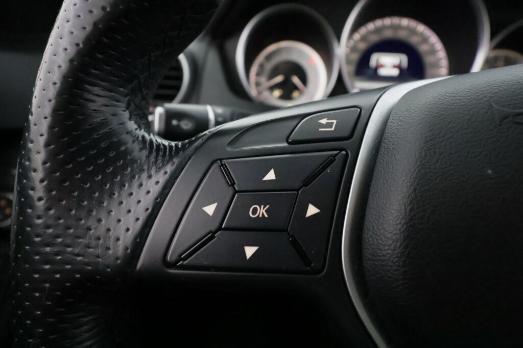 Mercedes-Benz C 2012 Harmaa