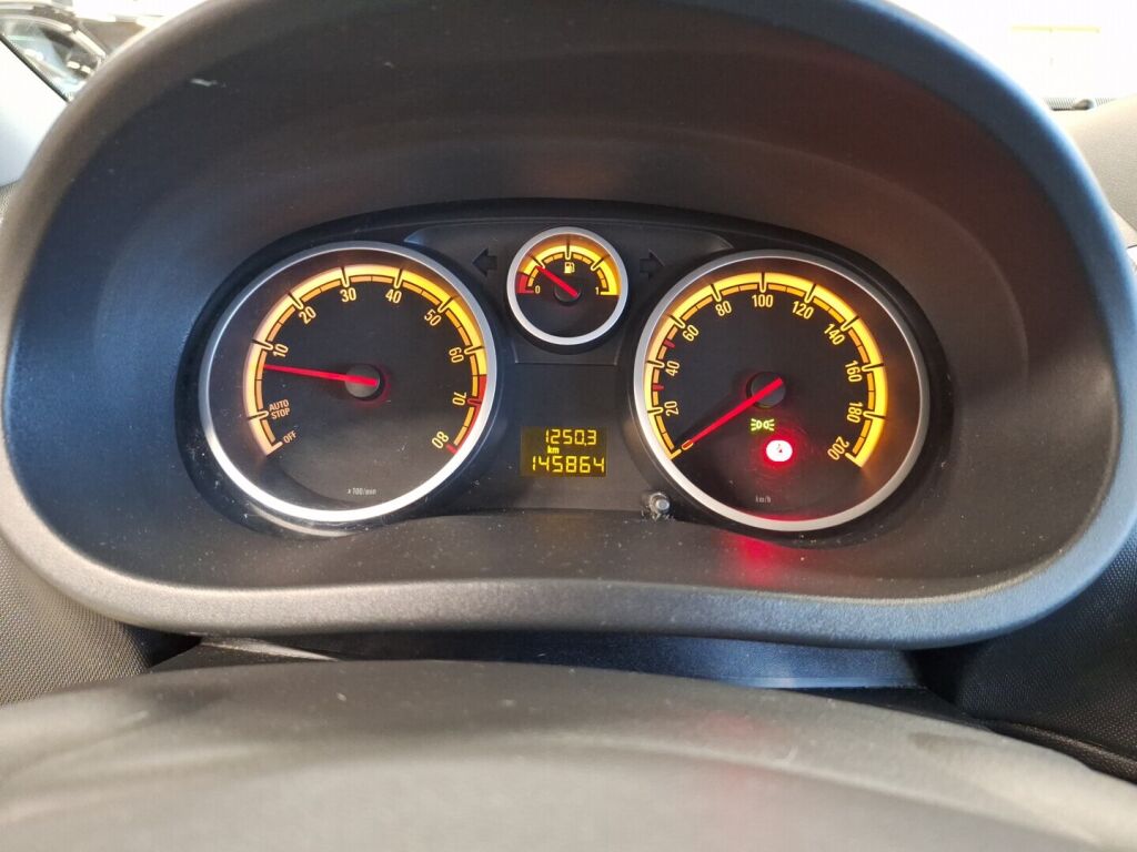 Opel Corsa 2012 Ruskea (beige)