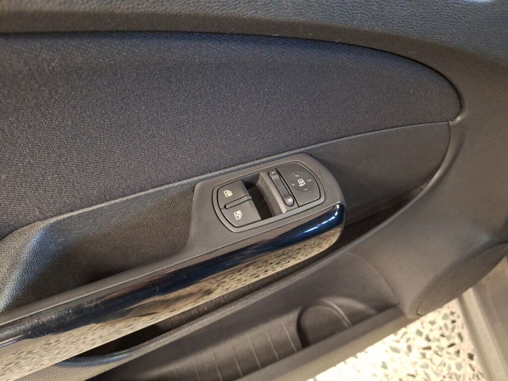 Opel Corsa 2012 Ruskea (beige)