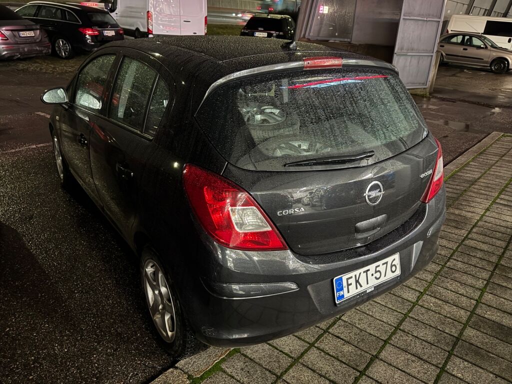 Opel Corsa 2012 Musta