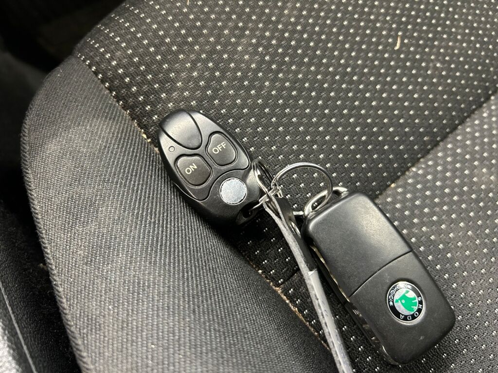 Skoda Superb 2012 Hopea