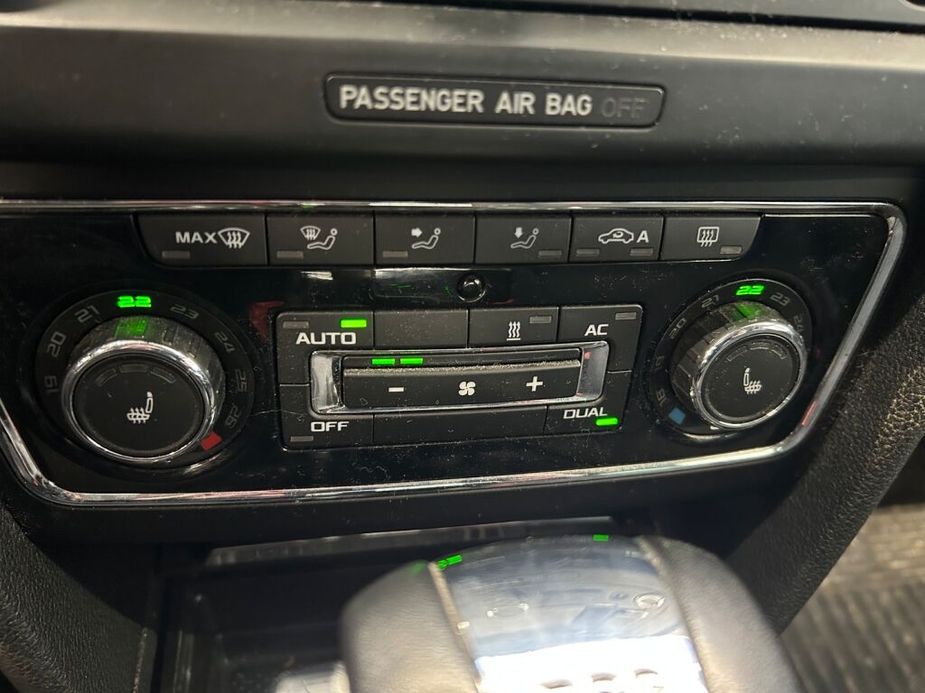 Skoda Superb 2012 Hopea