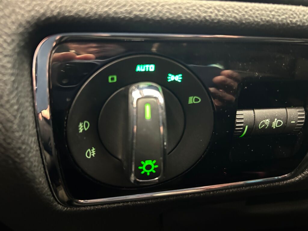 Skoda Superb 2012 Hopea