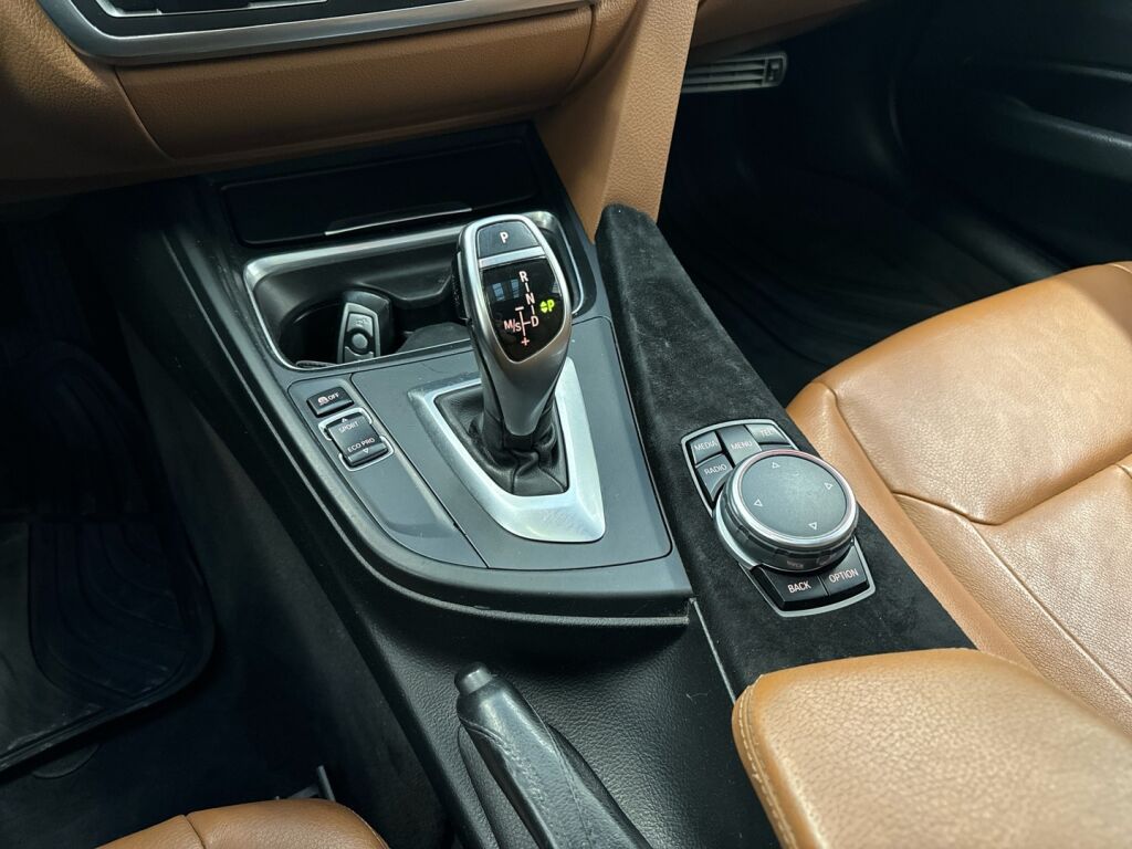 BMW 320 2013 Sininen