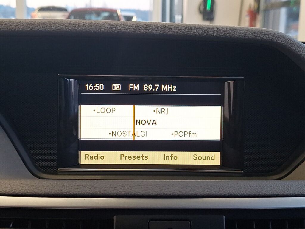 Mercedes-Benz E 2010 Harmaa