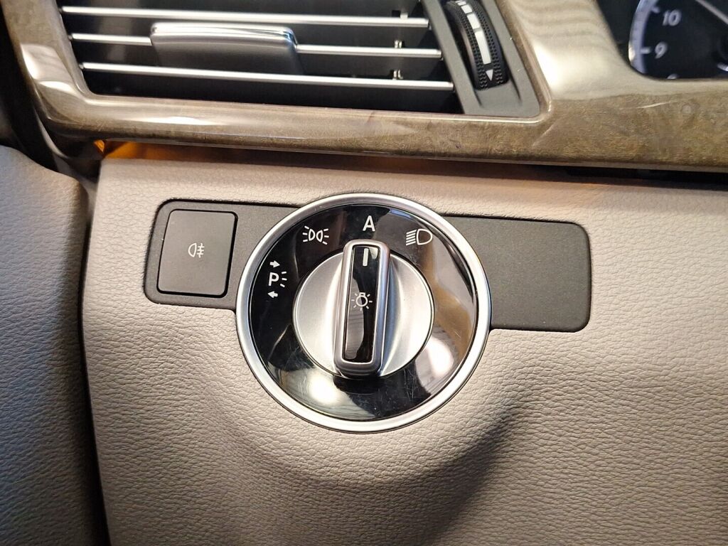 Mercedes-Benz E 2010 Harmaa