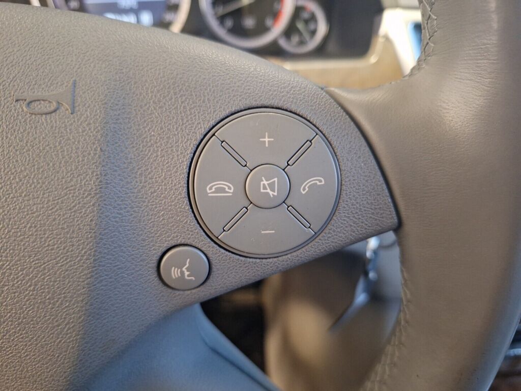 Mercedes-Benz E 2010 Harmaa