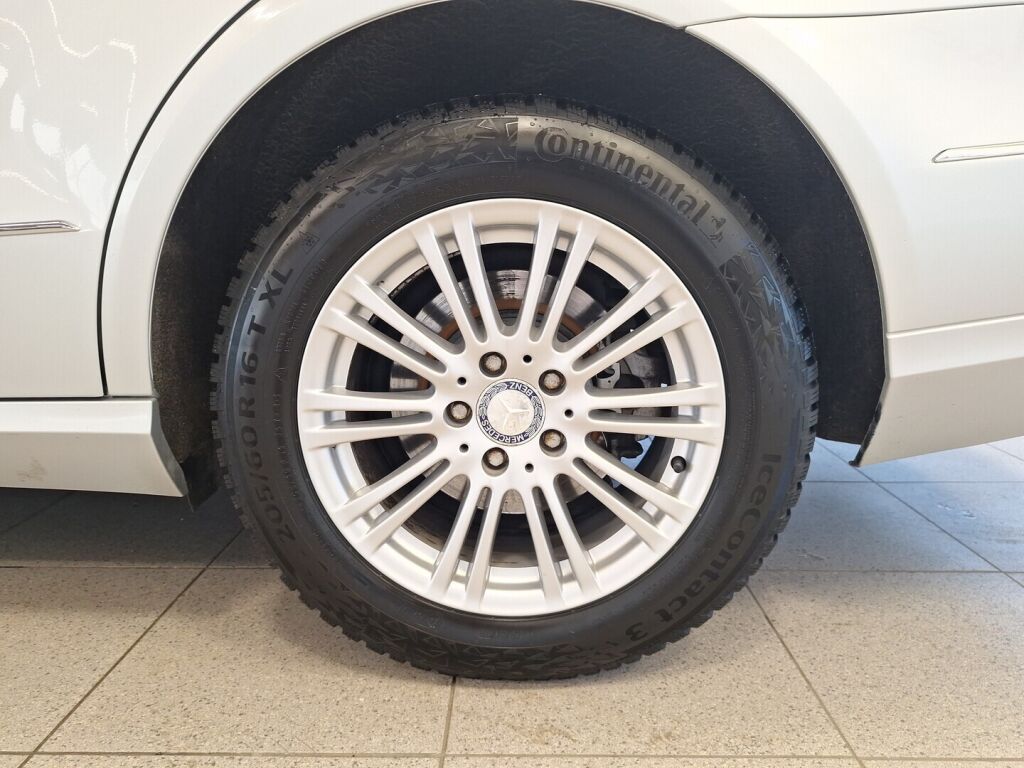 Mercedes-Benz E 2010 Harmaa