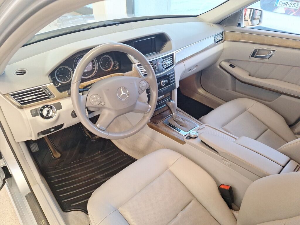 Mercedes-Benz E 2010 Harmaa