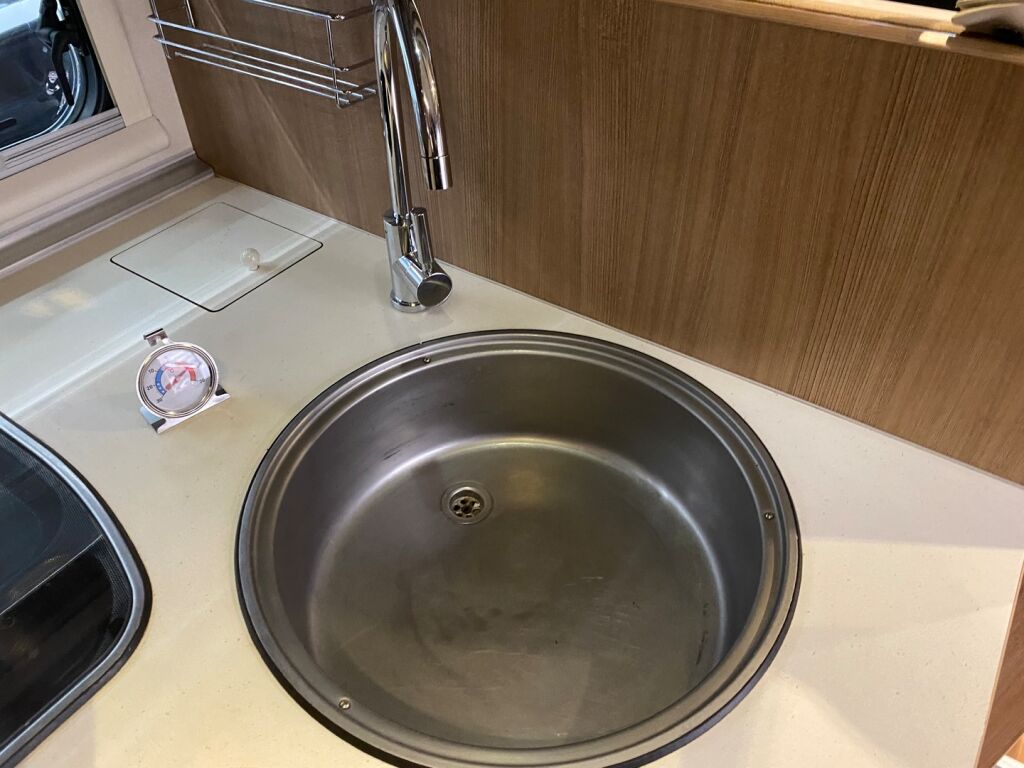 Adria Matrix Axess M 680SP 2013 Valkoinen