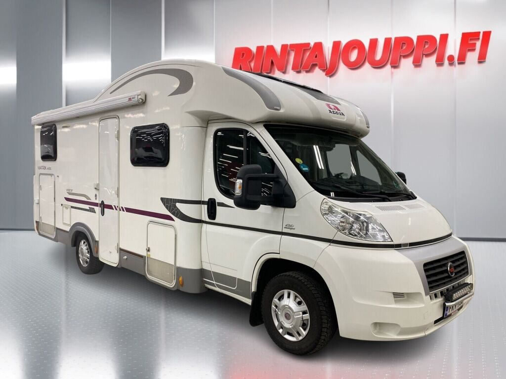 Adria Matrix Axess M 680SP 2013 Valkoinen