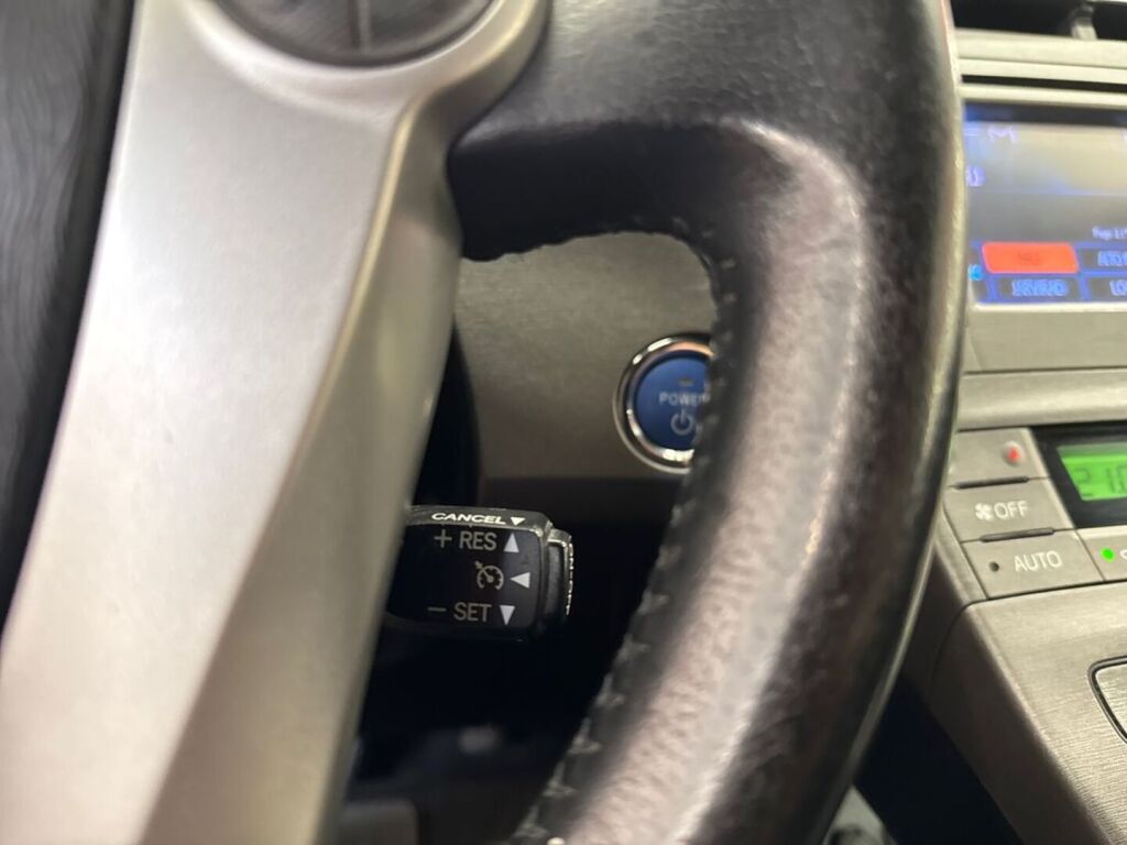 Toyota Prius PHEV 2012 Hopea