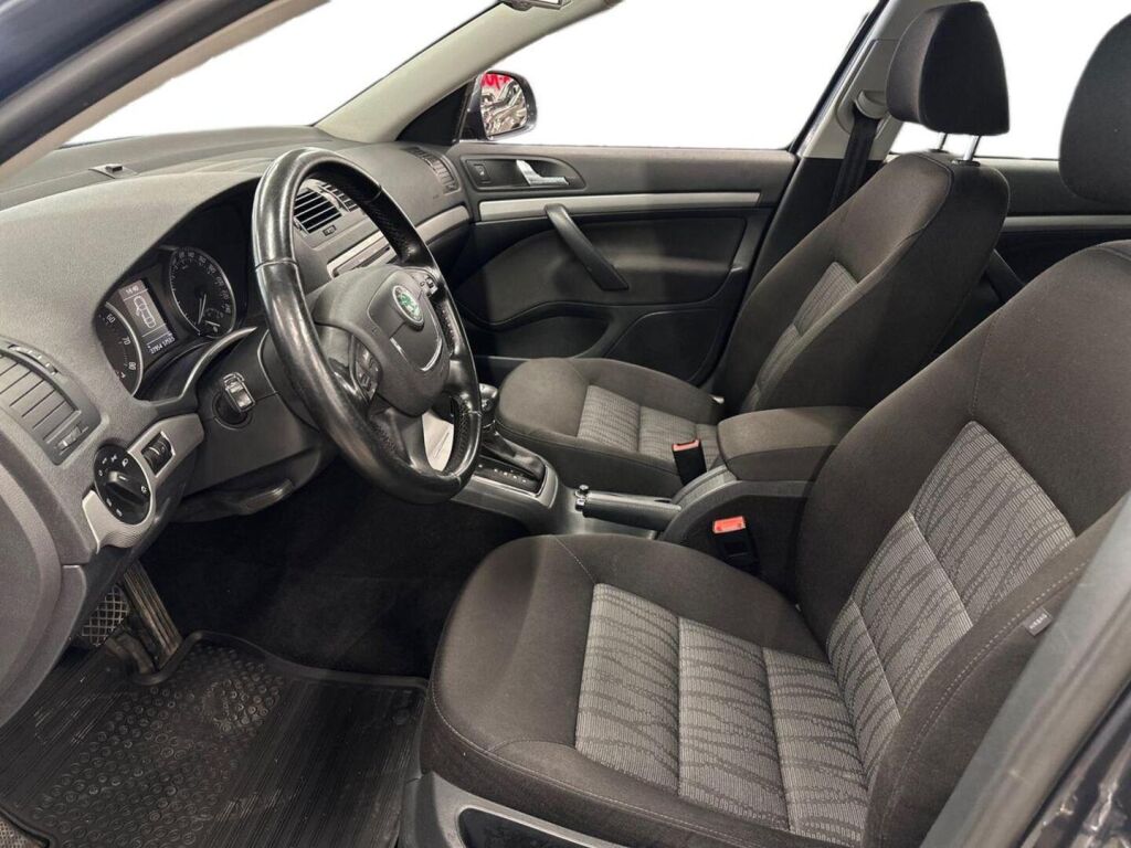 Skoda Octavia 2012 Harmaa