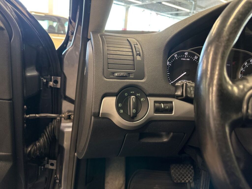 Skoda Octavia 2012 Harmaa